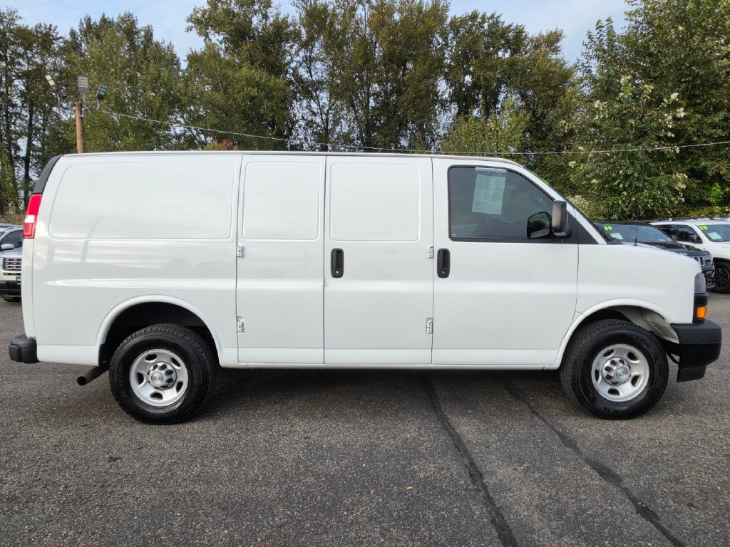Used 2020 Chevrolet Express 2500 RWD image 8