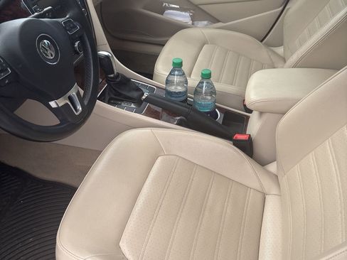 Used 2013 Volkswagen Passat 2.5 SEL FWD image 2