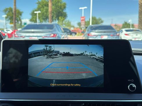 Used 2026 Toyota Prius Plug-In Hybrid FWD image 22