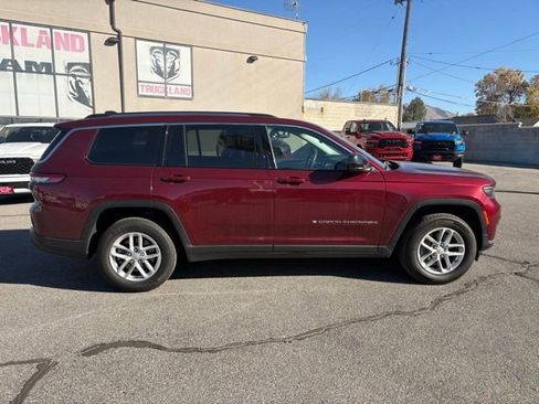 Used 2024 Jeep Grand Cherokee L Laredo image 7