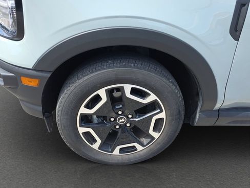 Used 2024 Ford Bronco Sport Outer Banks w/ Tech Package AWD/4WD image 4