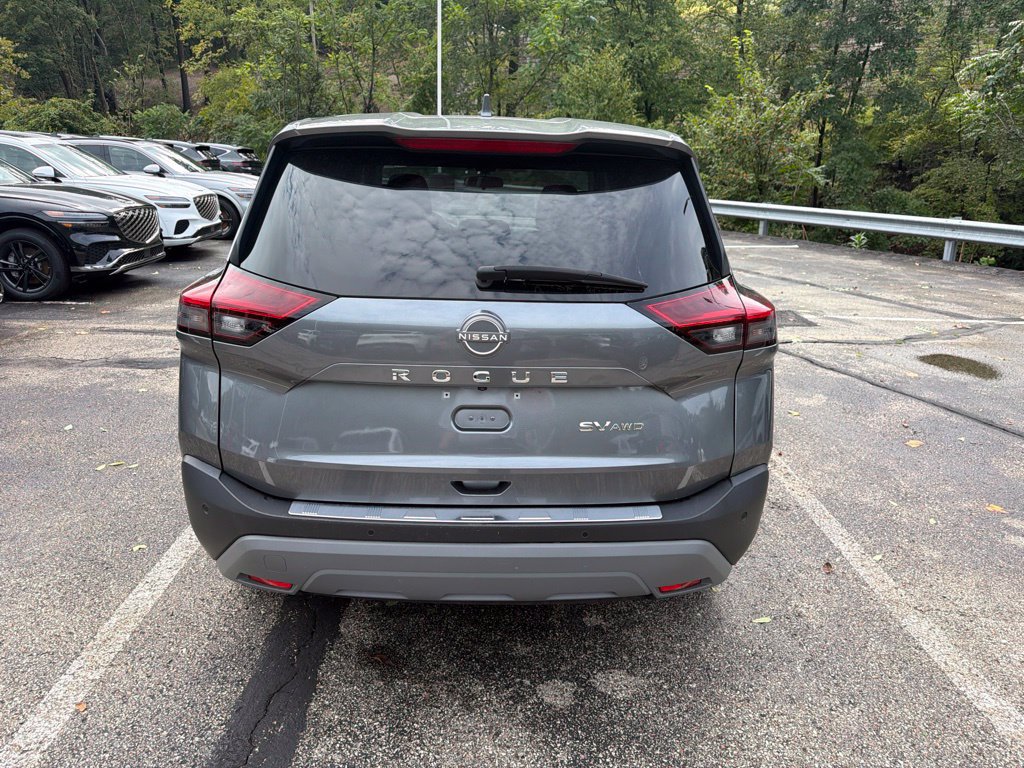 Used 2023 Nissan Rogue SV AWD/4WD image 9