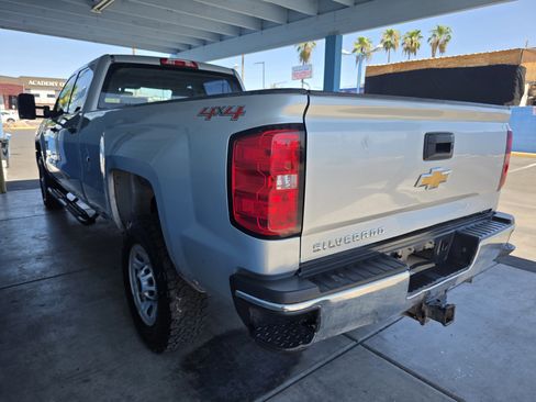 Used 2015 Chevrolet Silverado 3500 W/T AWD/4WD image 5