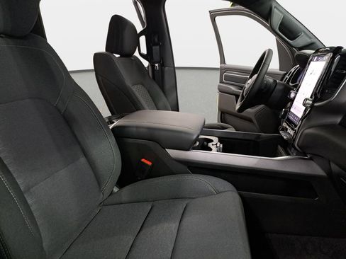 New 2026 RAM 1500 4x4 Crew Cab image 10