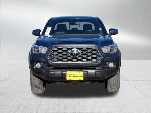 Used 2023 Toyota Tacoma TRD Off-Road image 2