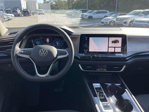 New 2026 Volkswagen Atlas SE FWD image 13