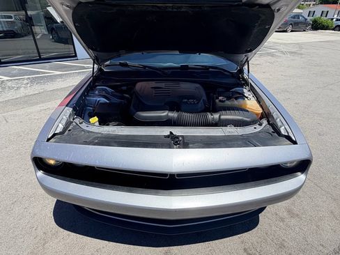 Used 2015 Dodge Challenger SXT RWD image 11