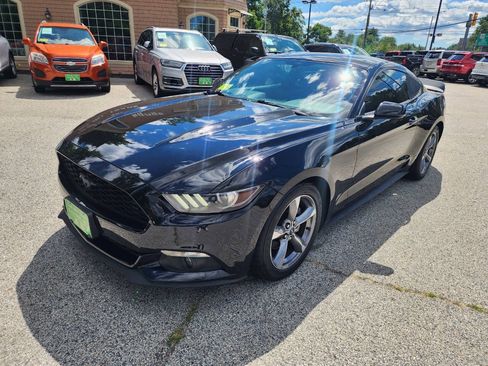 Used 2017 Ford Mustang Coupe RWD image 1