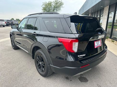 Used 2023 Ford Explorer XLT w/ Equipment Group 202A AWD/4WD image 5