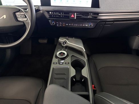 Used 2024 Kia EV6 Light RWD image 25