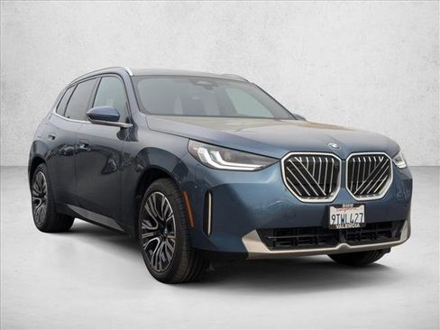 Used 2025 BMW X3 xDrive30i w/ Premium Package image 3