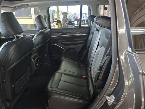 Used 2022 Jeep Grand Cherokee Limited 4xe image 10