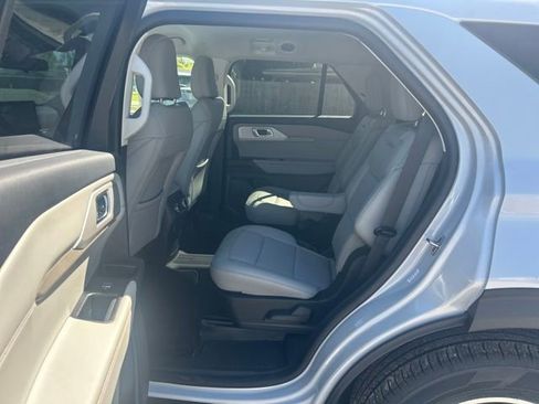 New 2026 Ford Explorer Active w/ Active Comfort Package RWD image 24