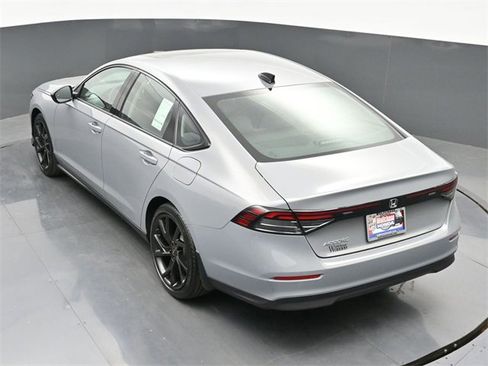 New 2025 Honda Accord SE image 31