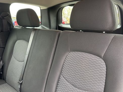 Used 2011 Chevrolet HHR LT FWD image 17