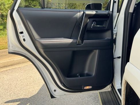 Used 2020 Toyota 4Runner TRD Off-Road image 58