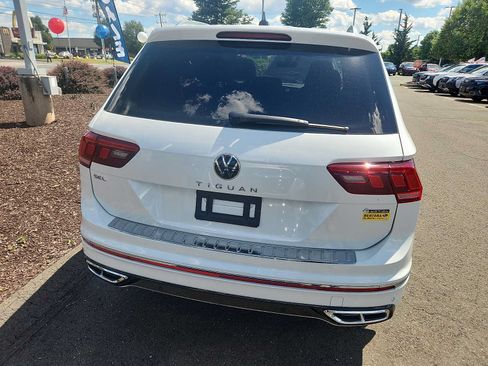 Used 2024 Volkswagen Tiguan SEL R-Line AWD/4WD image 5