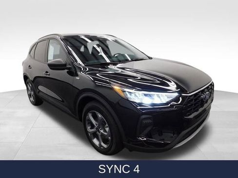 Used 2025 Ford Escape ST-Line image 2