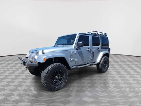 Used 2013 Jeep Wrangler Unlimited Sahara w/ Connectivity Group AWD/4WD image 4