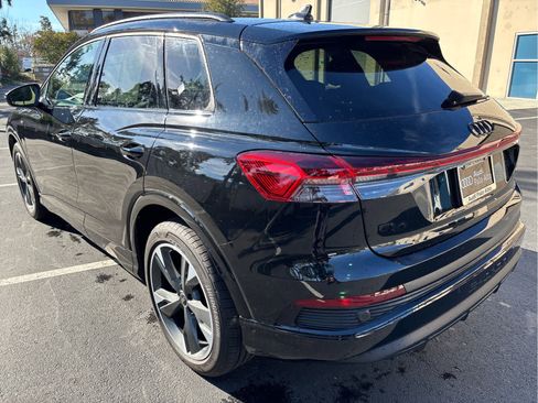 Used 2024 Audi Q4 e-tron Premium Plus w/ Premium Plus image 4