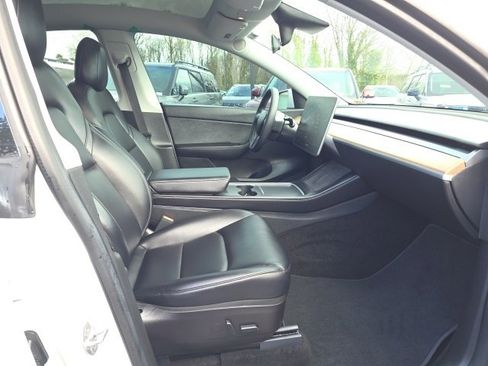 Used 2021 Tesla Model Y Performance image 17