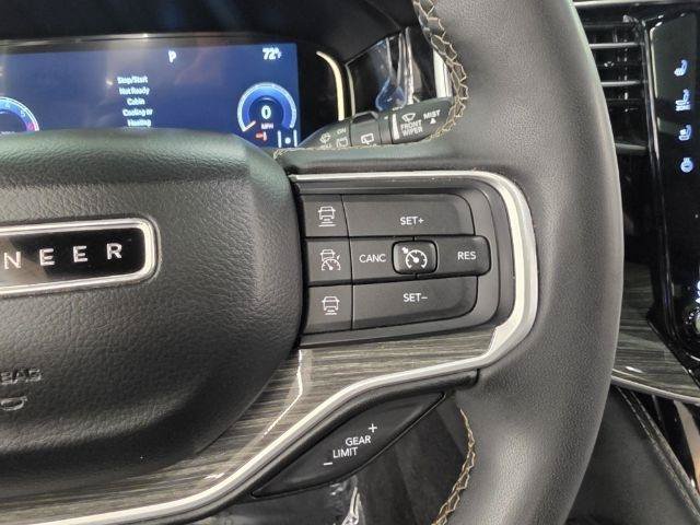 Used 2022 Jeep Wagoneer Series III w/ Premium Group I AWD/4WD image 19