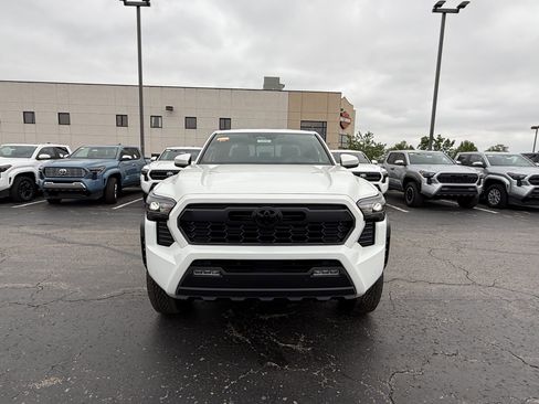 New 2026 Toyota Tacoma TRD Off-Road AWD/4WD image 24