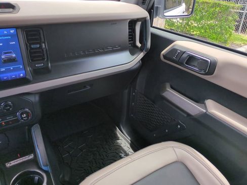 Used 2023 Ford Bronco Wildtrak AWD/4WD image 17