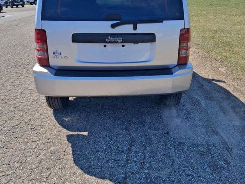 Used 2012 Jeep Liberty Sport image 5