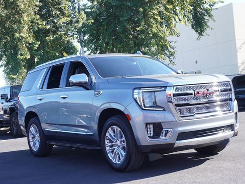 Certified 2023 GMC Yukon SLT w/ SLT Luxury Package image 4