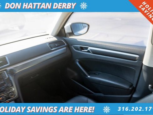 Used 2017 Volkswagen Passat 1.8T R-Line image 12