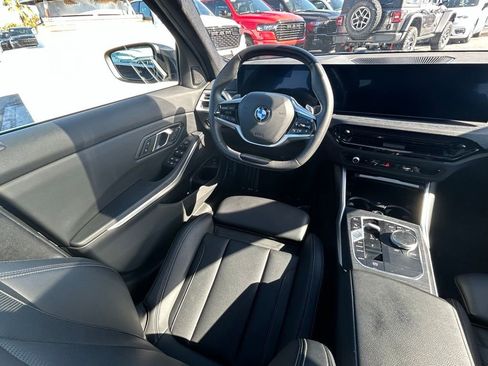 Used 2025 BMW 330i Sedan image 9