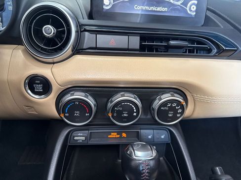 Used 2019 MAZDA MX-5 Miata RF Grand Touring w/ Interior Package image 76