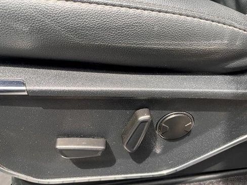 Used 2023 Ford F150 Lariat AWD/4WD image 26