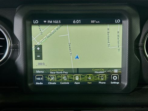 Used 2023 Jeep Wrangler Unlimited Sahara w/ Cold Weather Group AWD/4WD image 21
