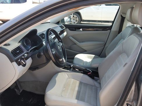 Used 2014 Volkswagen Passat 3.6 SEL Premium FWD image 14