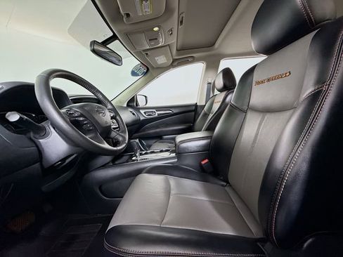 Used 2020 Nissan Pathfinder SL image 6