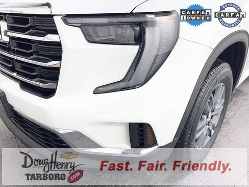 Used 2025 GMC Acadia Elevation image 11