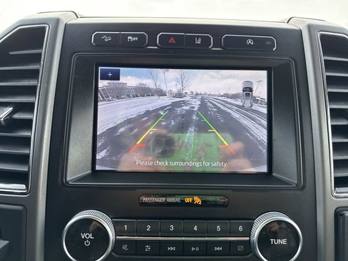 Used 2021 Ford Expedition Max XLT image 19