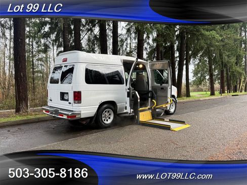 Used 2005 Ford E-150 and Econoline 150 Wagon image 4