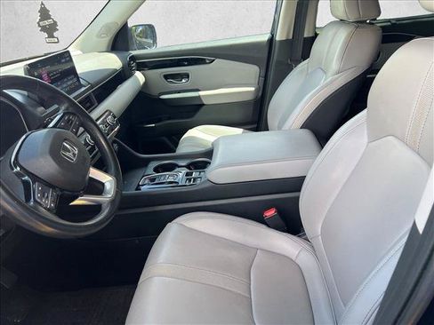 Used 2023 Honda Pilot Touring image 9