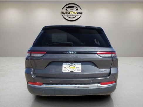 Used 2022 Jeep Grand Cherokee Limited w/ Trailer Tow Prep Group (B) image 4