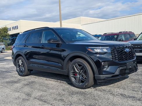 New 2025 Ford Explorer ST image 3
