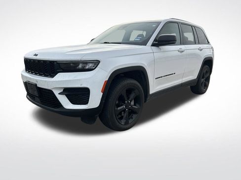 Used 2023 Jeep Grand Cherokee Altitude AWD/4WD image 1