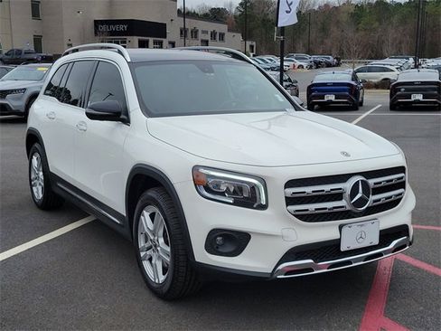 Used 2020 Mercedes-Benz GLB 250 4MATIC image 3