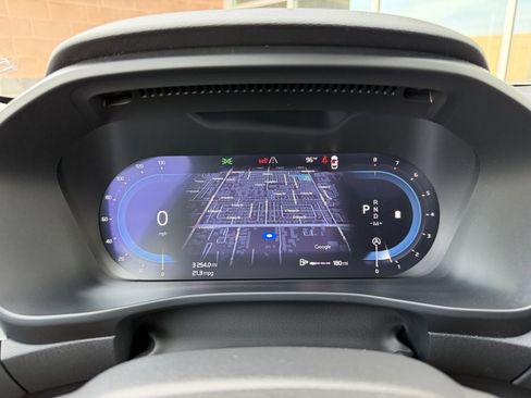 Used 2025 Volvo XC40 B5 Core w/ Climate Package image 17