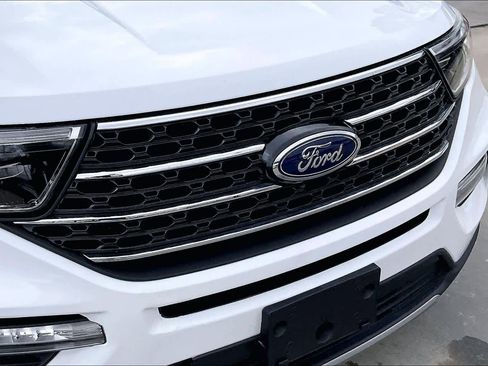 Used 2020 Ford Explorer XLT w/ Equipment Group 202A image 29