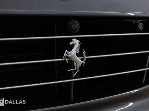 Used 2017 Ferrari California T RWD image 23