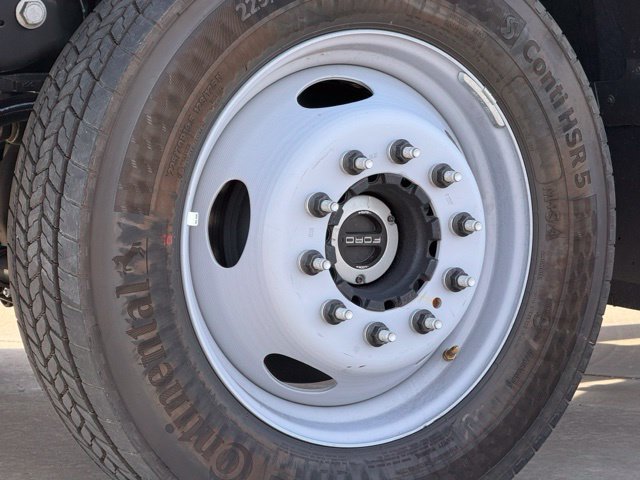 Used 2026 Ford F550 4x4 Crew Cab Super Duty image 13