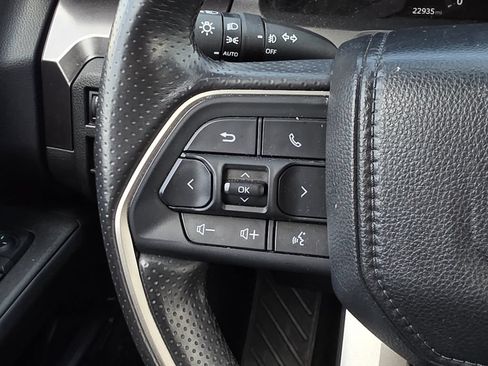 Used 2025 Toyota 4Runner SR5 AWD/4WD image 28